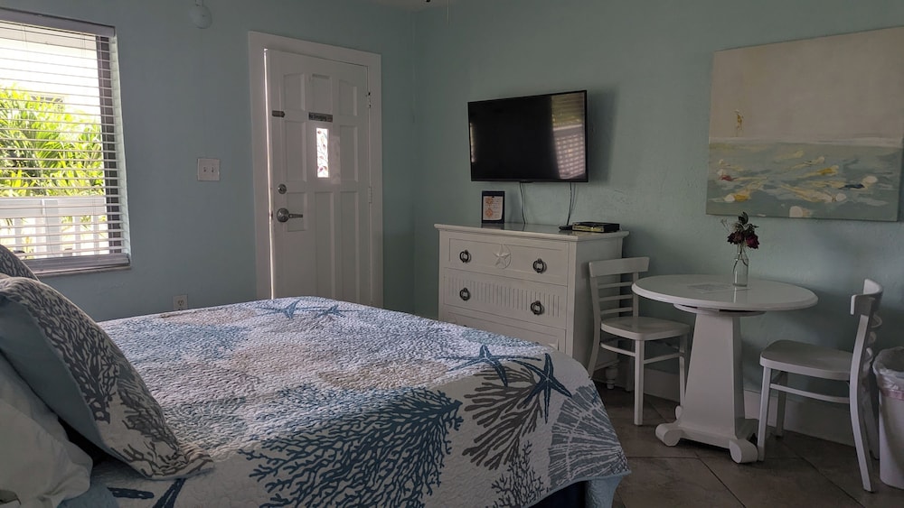 Room, 1 Queen Bed, Kitchenette photo 1