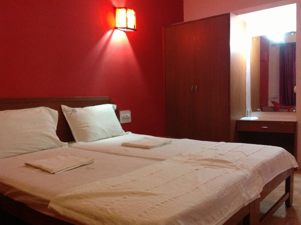 Deluxe Room (NON AC)