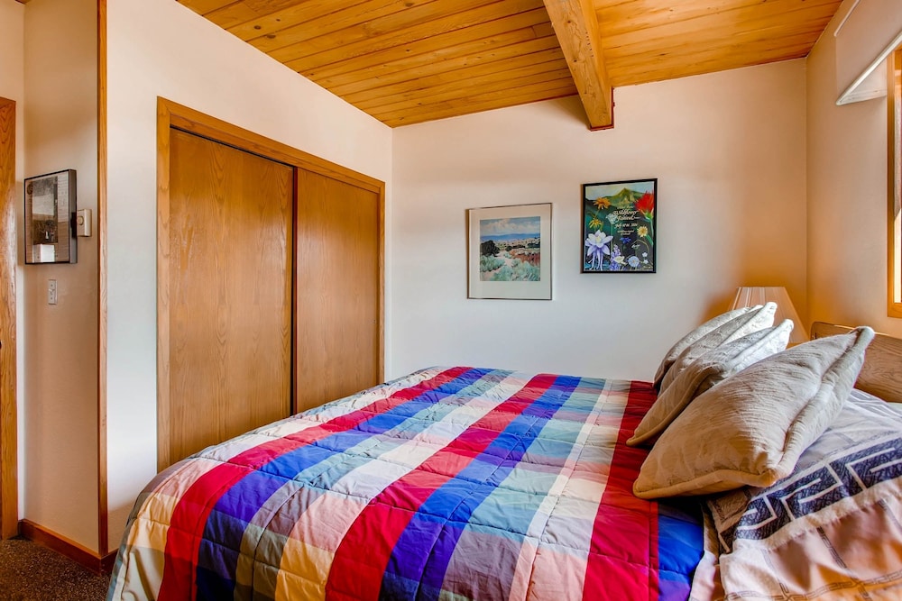 Condo, 1 Bedroom photo 2