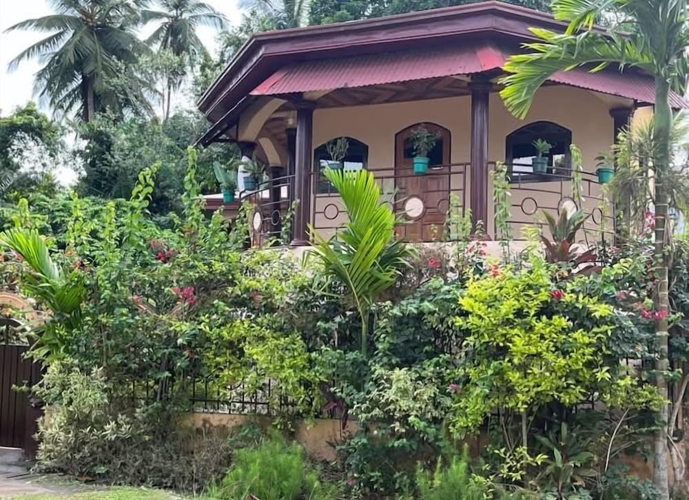 Family Apartment, 2 Bedrooms, Beach View, Beachside
