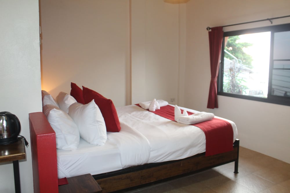 Superior Room, 1 King Bed, Non Smoking, Ocean View photo 1