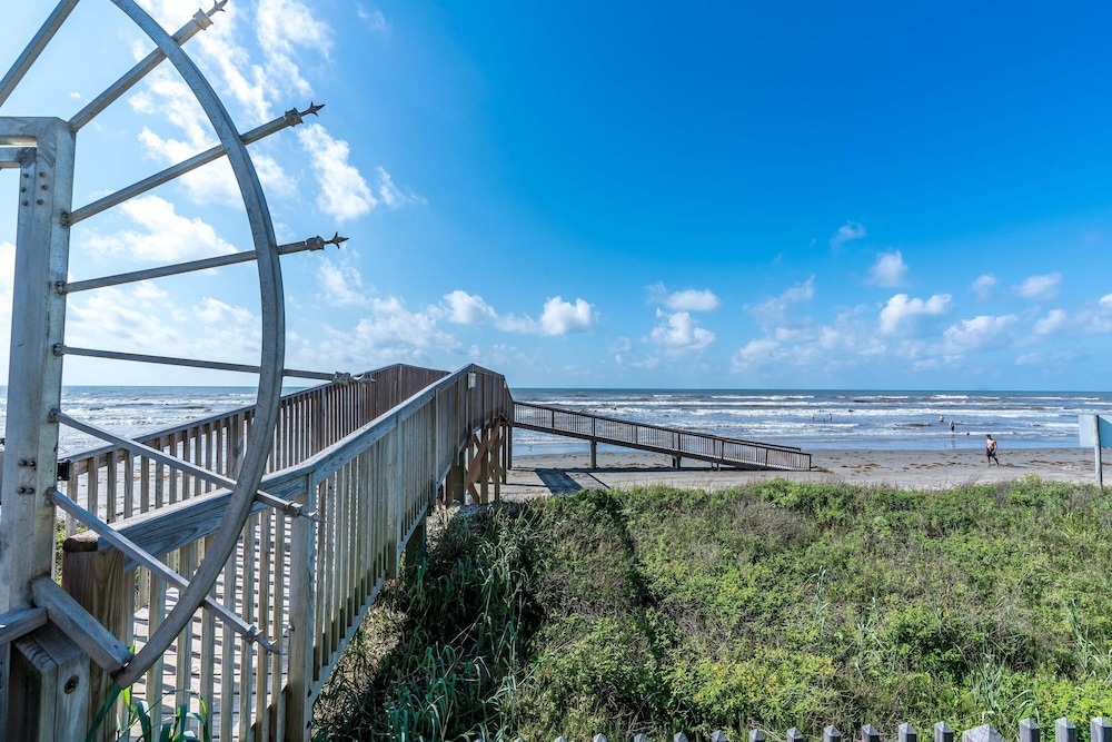 A Beachside Retreat 2 bed 2 Bath w Washer and Dryer, Photo 11