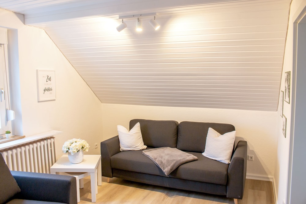 Apartment 3 in the attic with garden access photo 1