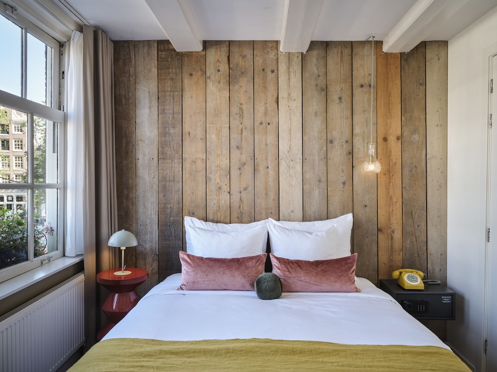 Small room with Canal View photo 2
