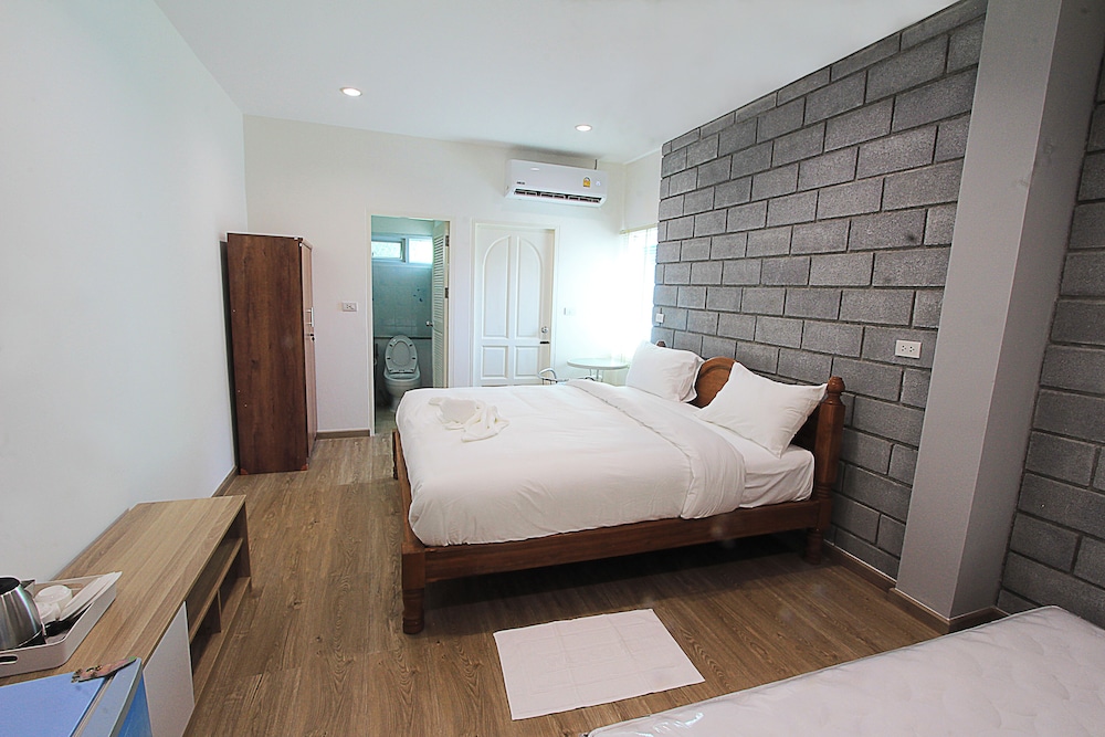 Superior Triple Room - Photo 1