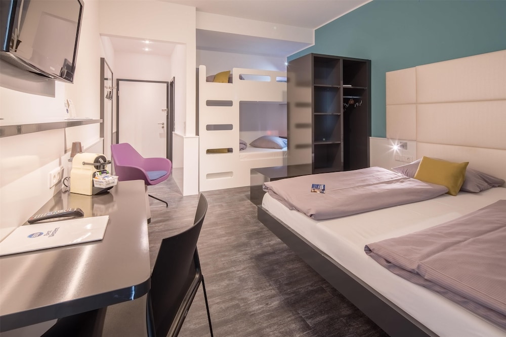 Family Room, 3 Twin Beds - Photo 1