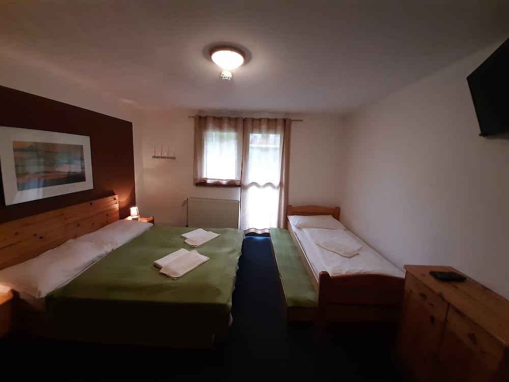 Economy Room photo 3