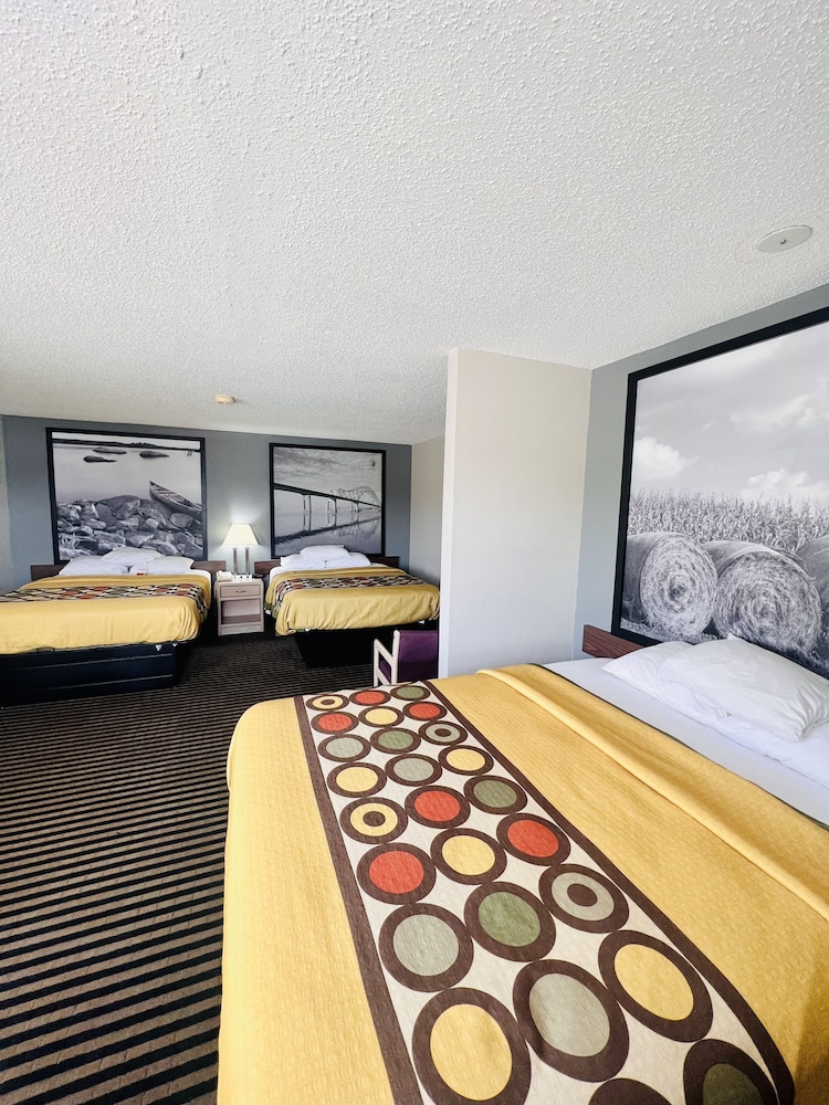 Room, Multiple Beds, Non Smoking - Photo 3