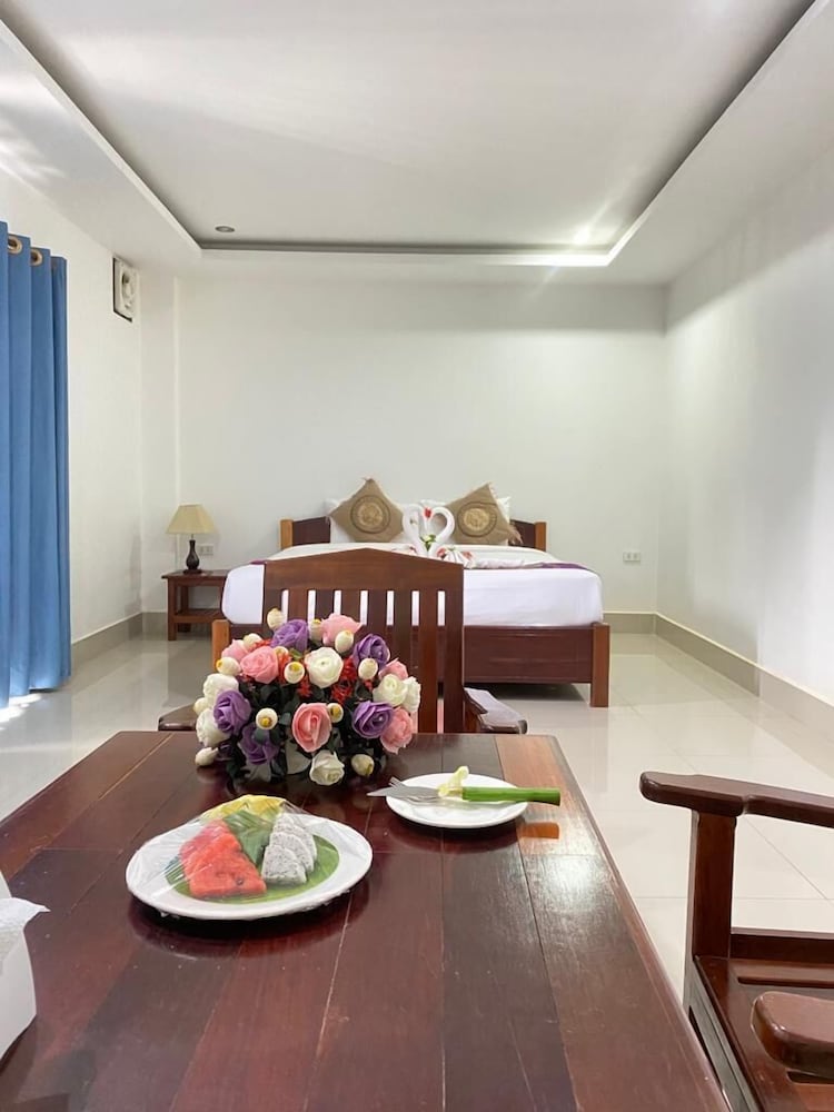 Deluxe Double Room, 1 King Bed, Non Smoking, River View photo 2