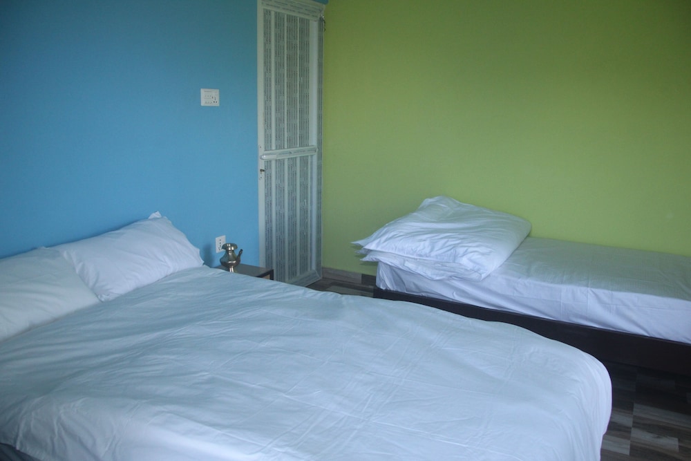 Basic Triple Room photo 1