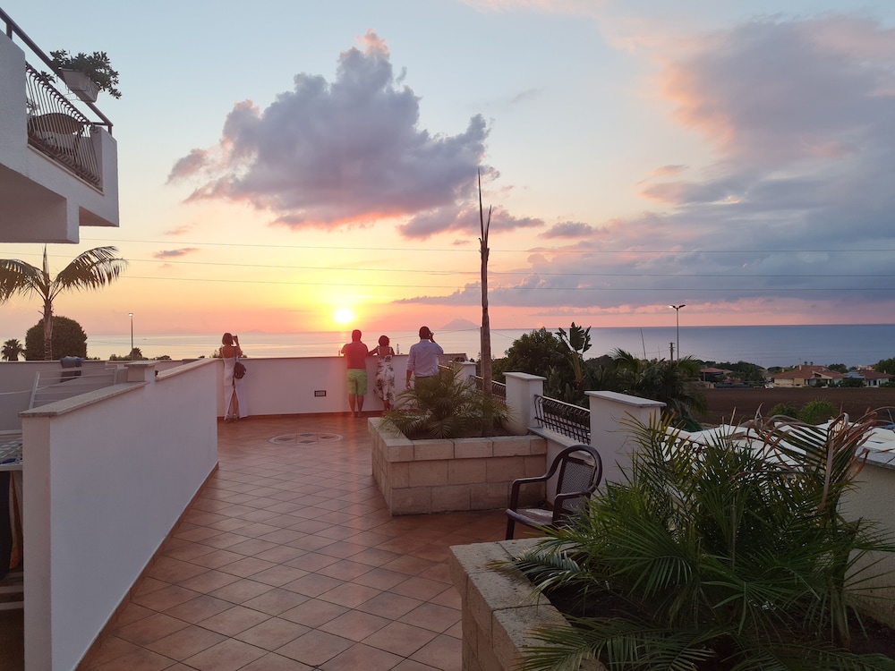 Superior Double or Twin Room, Terrace, Partial Sea View photo 2