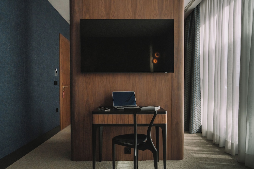 Suite, Balcony - Photo 9
