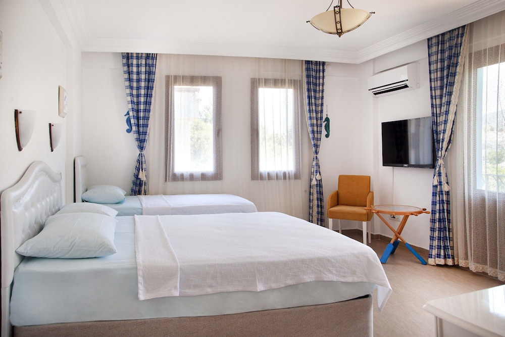 Standard Triple Room, Garden View photo 1