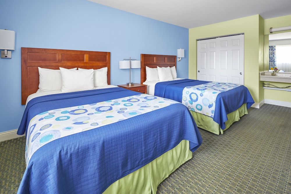 Standard Suite, Multiple Beds, Accessible photo 2