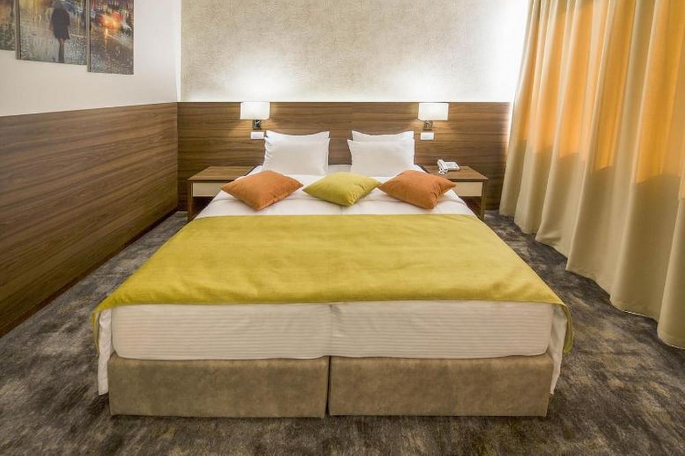 Standard Double or Twin Room photo 2