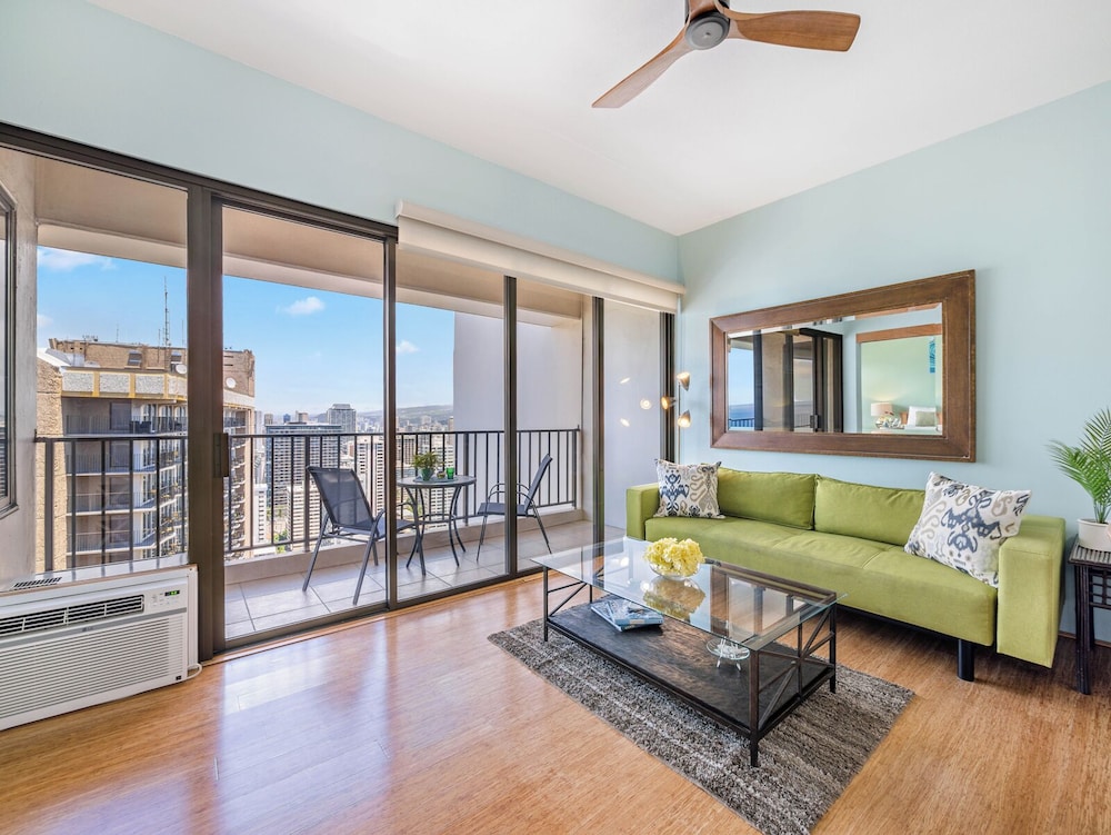 Premium Remodeled Condo with Ocean View and Parking: Premium Condo, 1 Bedroom, Air conditioning, Ocean View (0114) photo