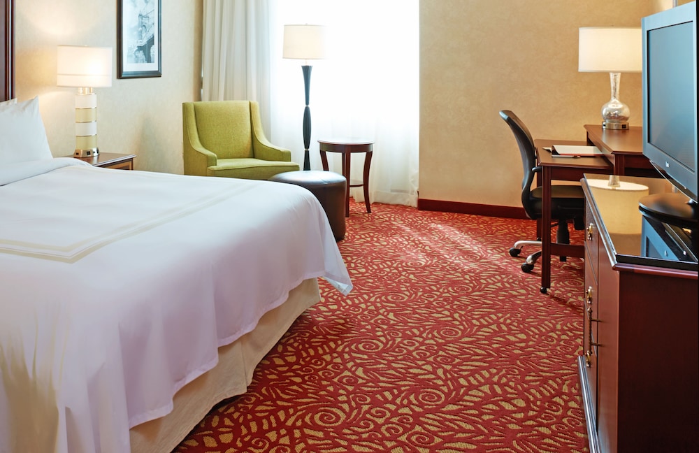 Club Room, 1 King Bed - Photo 4