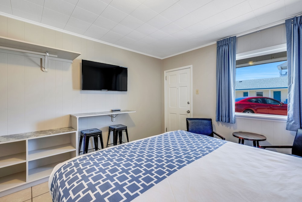 Standard Room, 2 Double Beds, Courtyard View photo 2