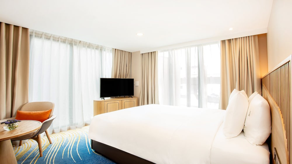 Suite, 1 Queen Bed (Free Breakfast)