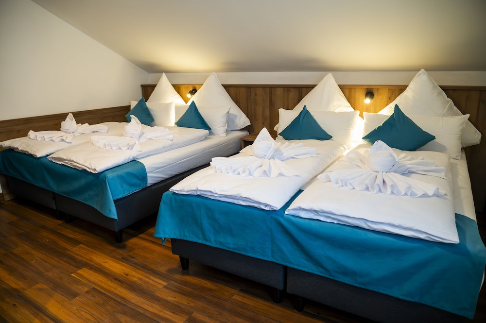 Family Quadruple Room photo 1
