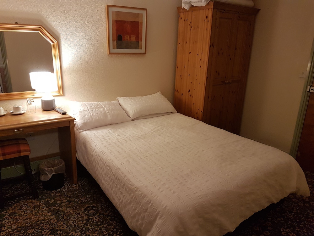 En-Suite Double photo 3