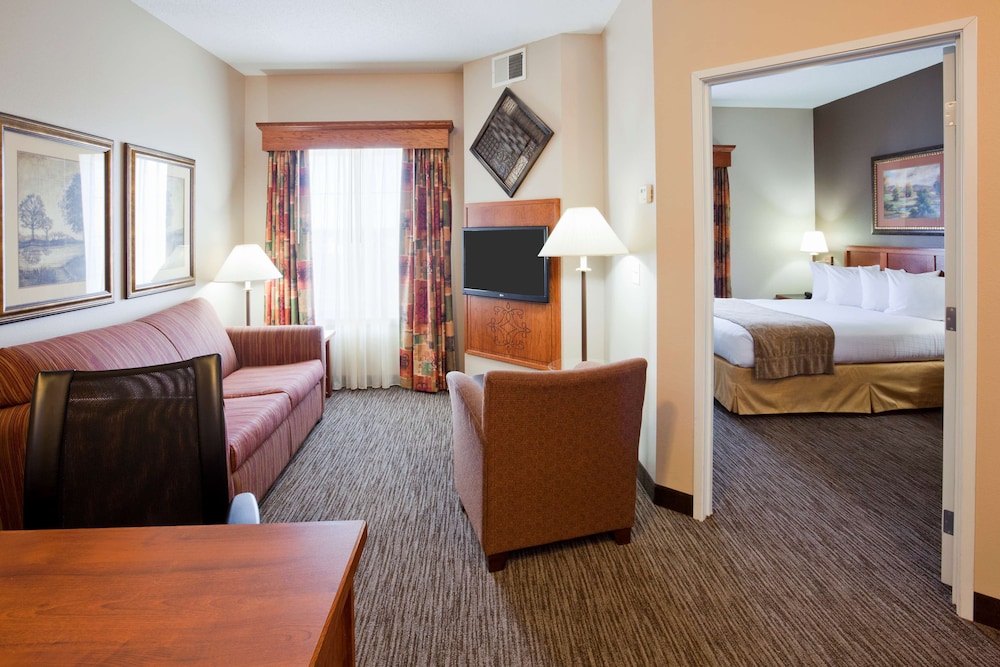 Suite, 1 Bedroom - Photo 1