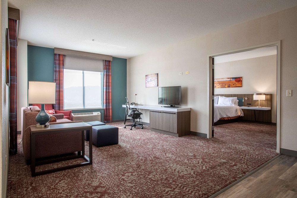 One king delux evolution suite photo 1