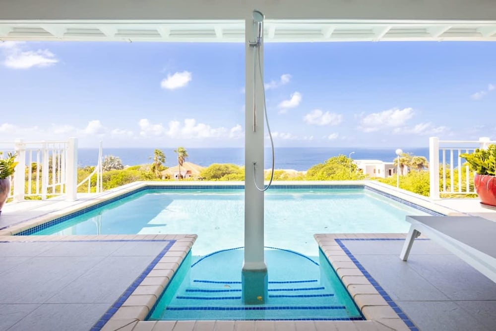 Family Apartment, 2 Bedrooms, Accessible, Hill View