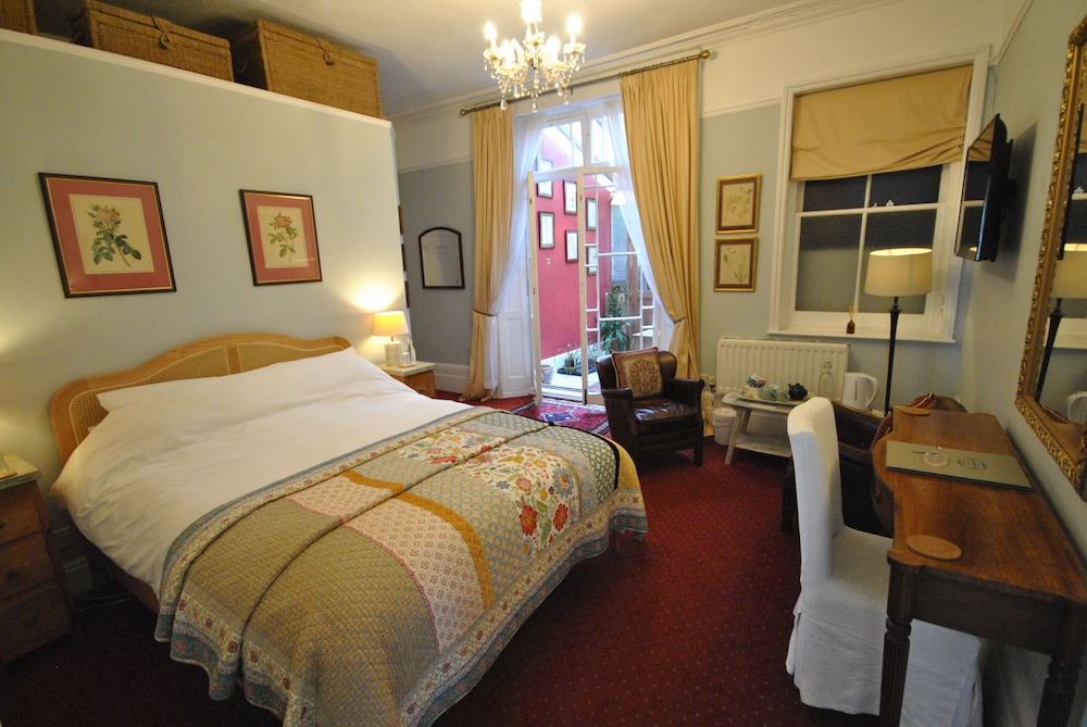 Victoria King Room