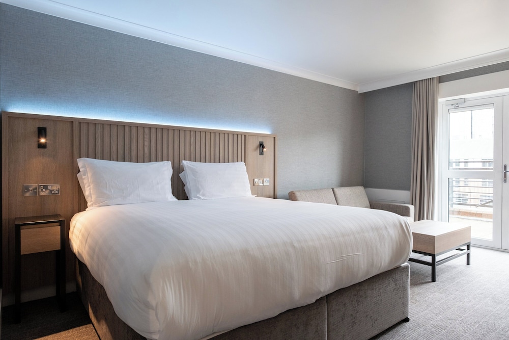 Deluxe Suite, 1 King Bed, Balcony (Super King, Quay View) photo 1