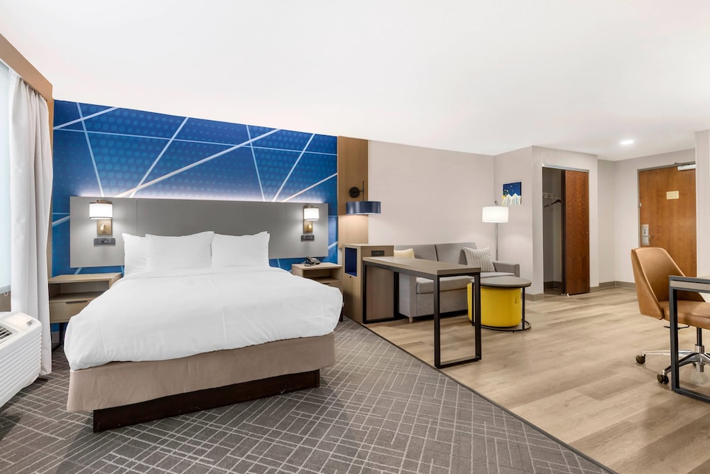 Standard Room, Multiple Beds, Non Smoking photo 3