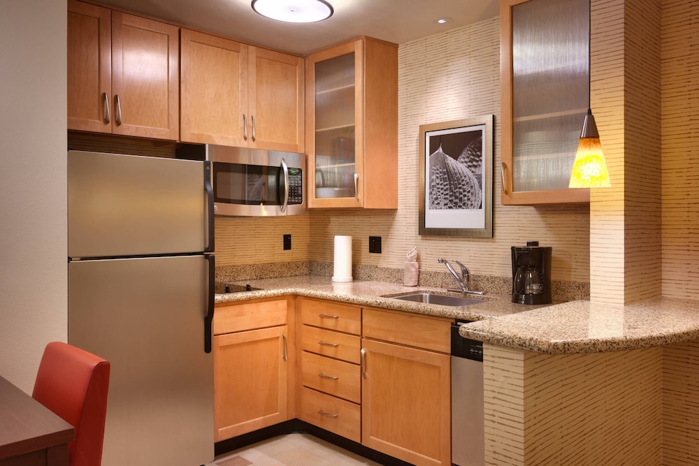 Suite, 1 Bedroom - Photo 7