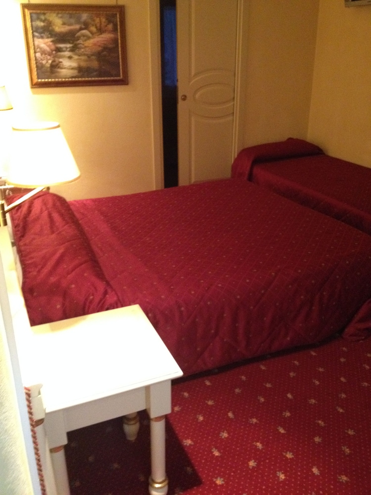 Classic Triple Room - Photo 1