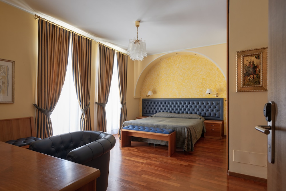 Superior Double Room, Lake View - Photo 2