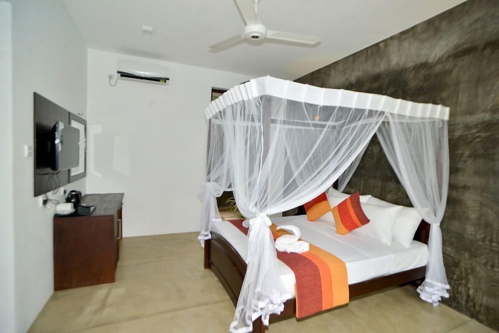 Standard Room, Pool View photo 3