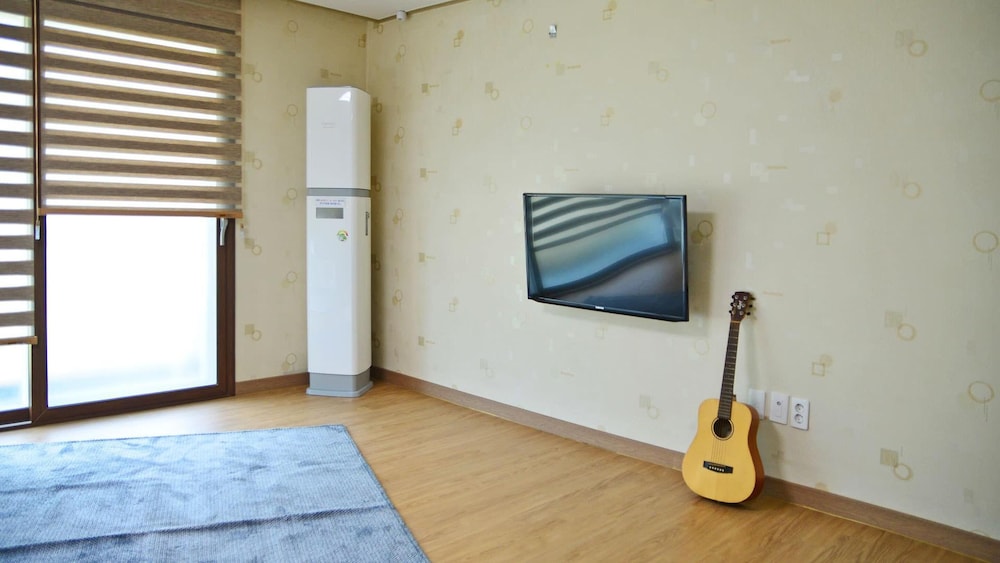 Basic Room, 1 Bedroom (A202(Ocean View)) photo 3