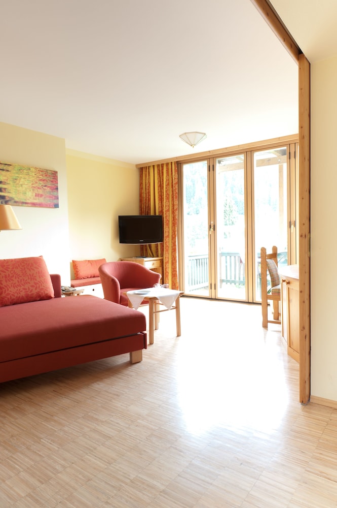 Family Suite, Balcony, Mountain View photo 3