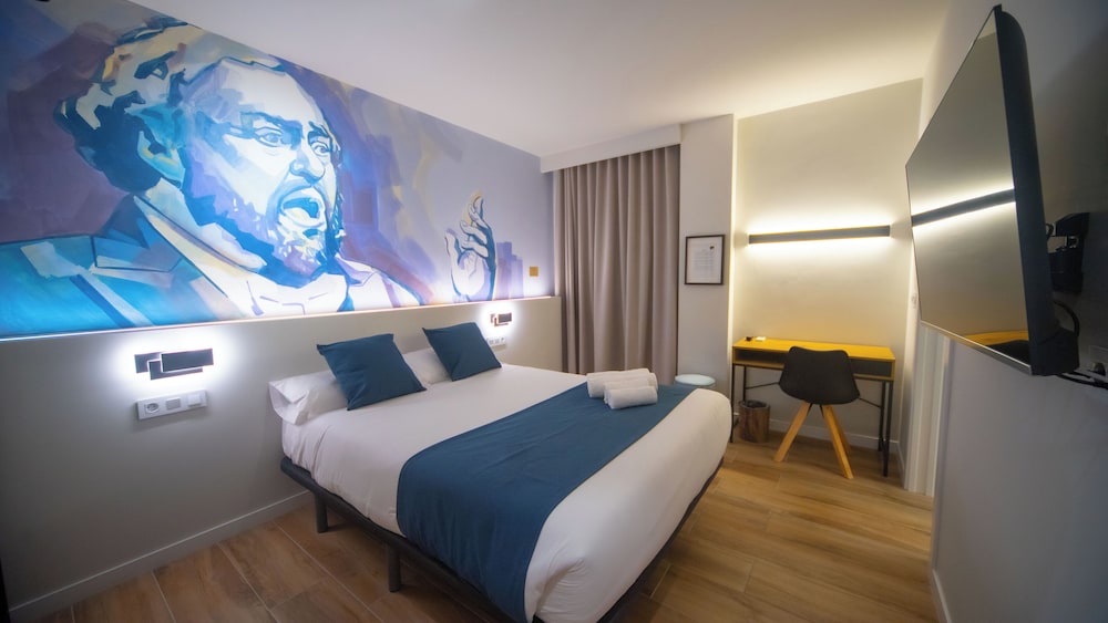 Design Double Room, 1 Queen Bed, Non Smoking, City View