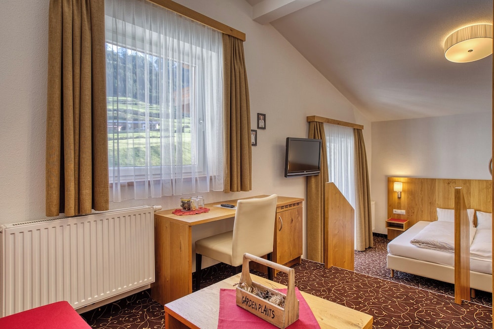 Comfort Suite, Balcony photo 2