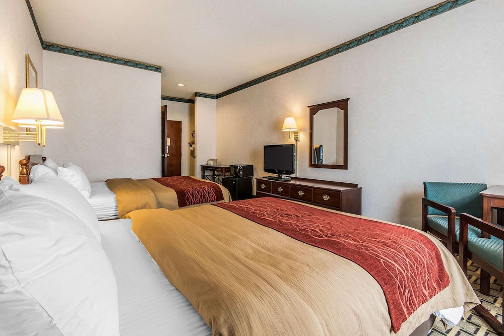 Standard Room, 2 Queen Beds, Non Smoking photo 2