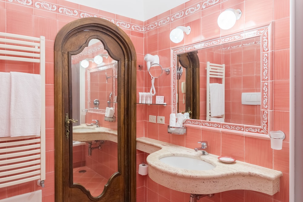 Superior Double or Twin Room, Terrace, Sea View - Photo 7