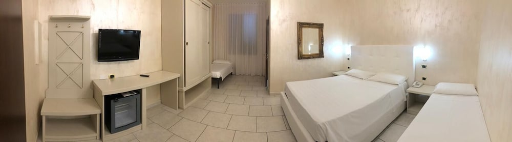 Family Quadruple Room photo 1