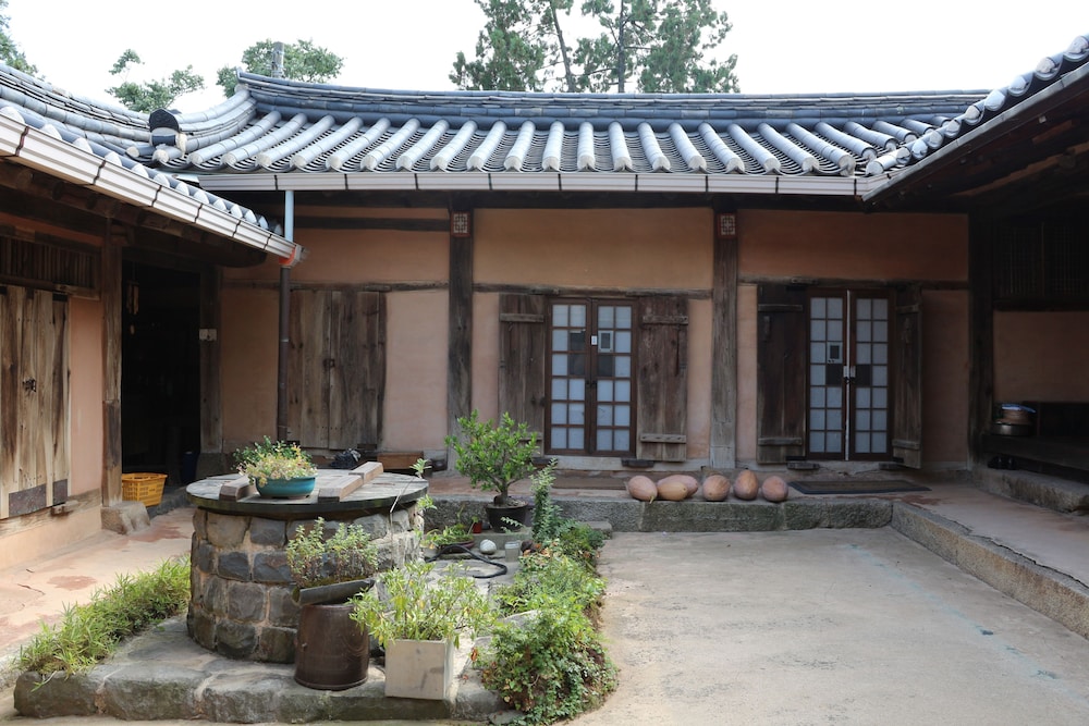 Traditional Room (Ddeularaebang) photo 2