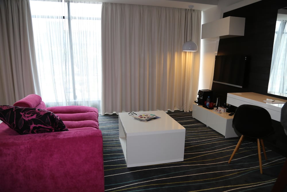 Deluxe Suite, 1 Bedroom photo 2