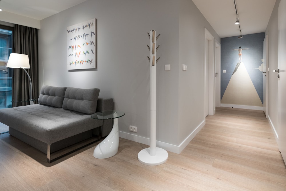 Royal Apartment, 2 Bedrooms, Sauna, Garden View photo 3