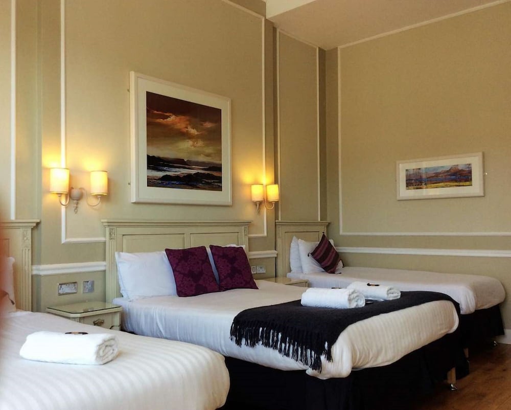Classic Quadruple Room, Multiple Beds - Photo 2
