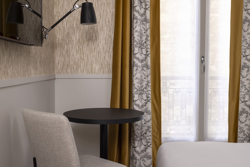 Triple Room, Balcony (503)