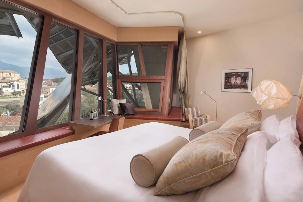 Premium Room, 1 King Bed (View)