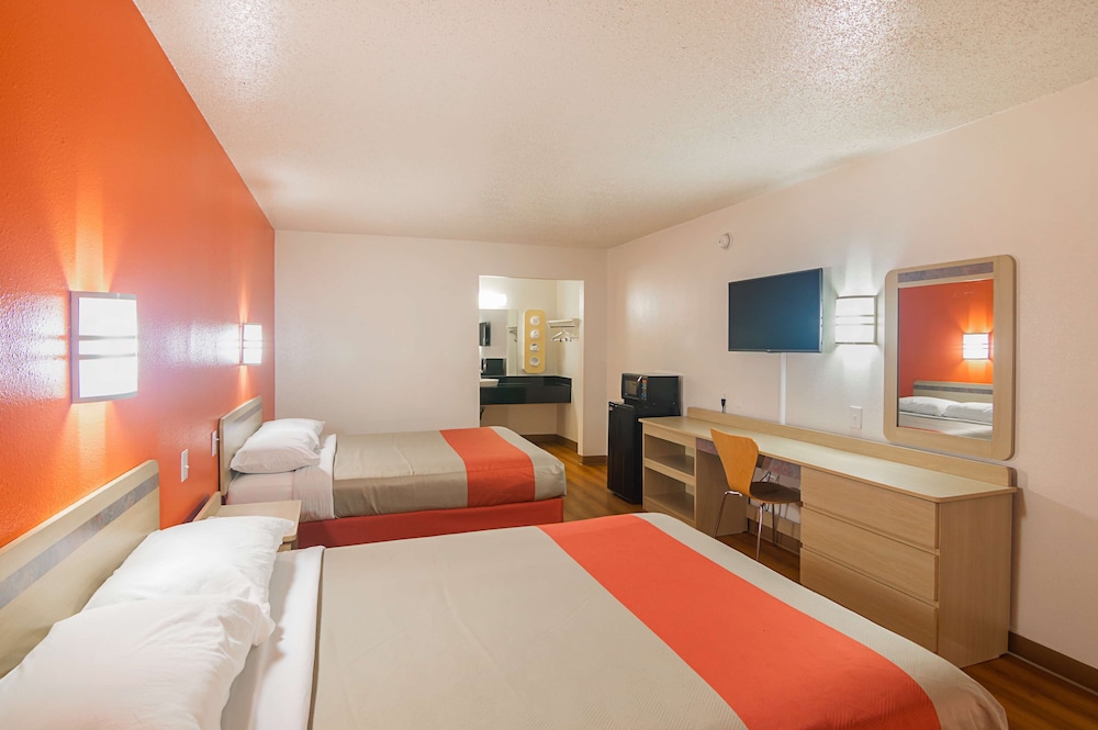 Deluxe Room, 2 Queen Beds, Accessible, Non Smoking photo 3