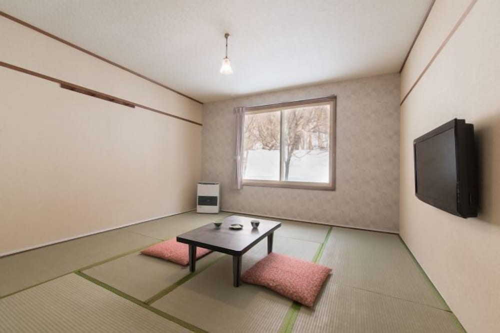 Japanese Style Single Room, Shared Bathroom